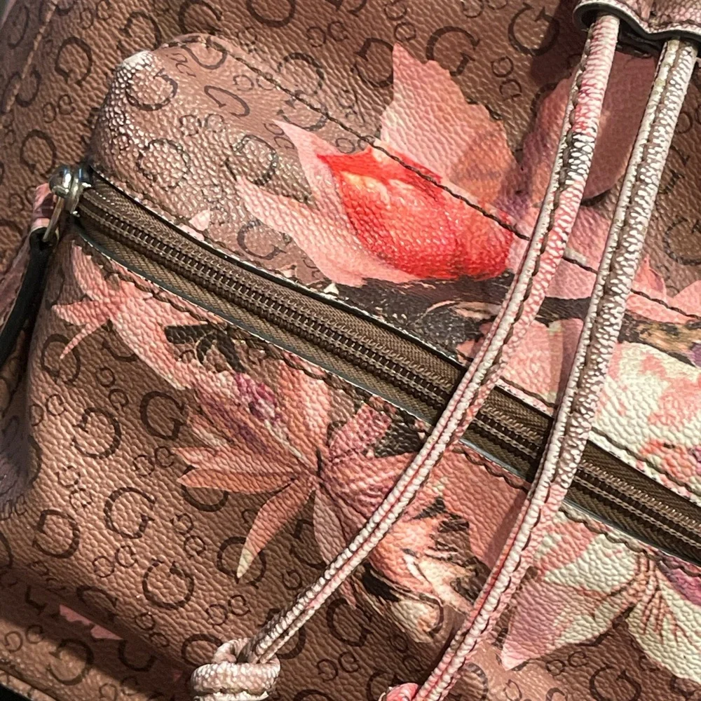 GUESS Backpack - Picture 3 of 9